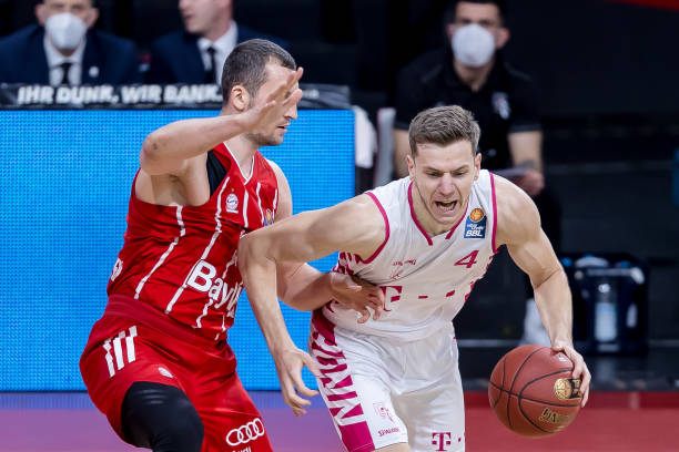 对决备受关 对决备受关