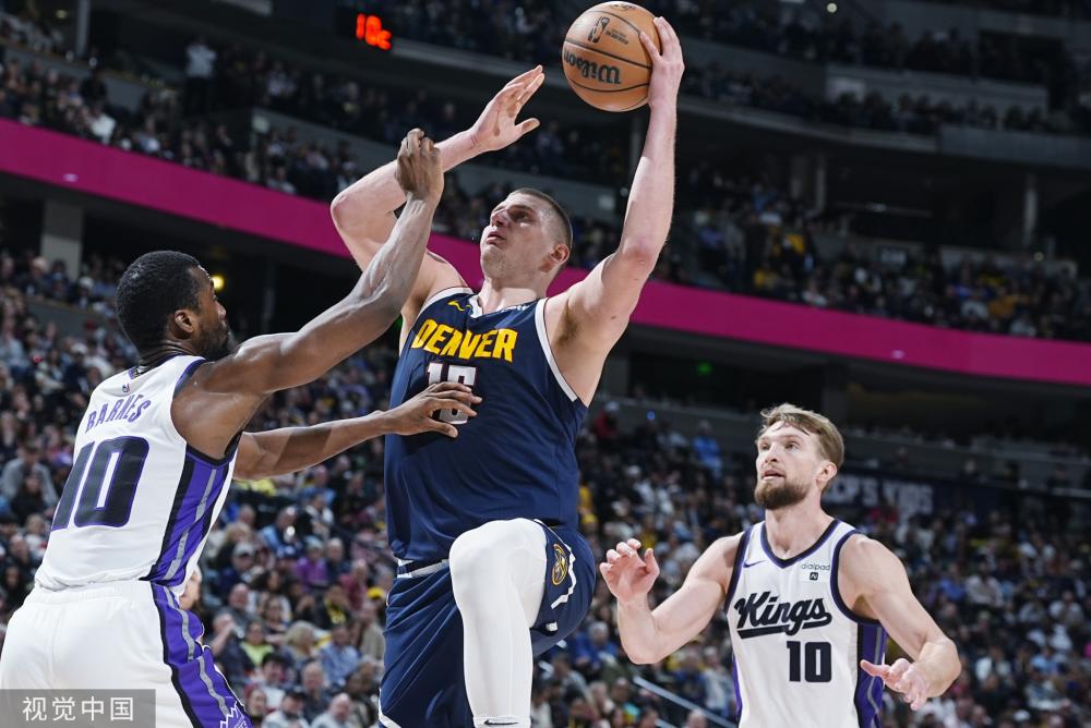 员对于年轻 员对于年轻