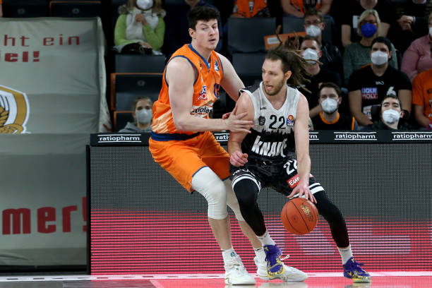 的竞争愈加 的竞争愈加