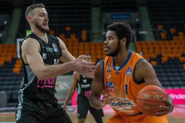 多纳鲁马 多纳鲁马