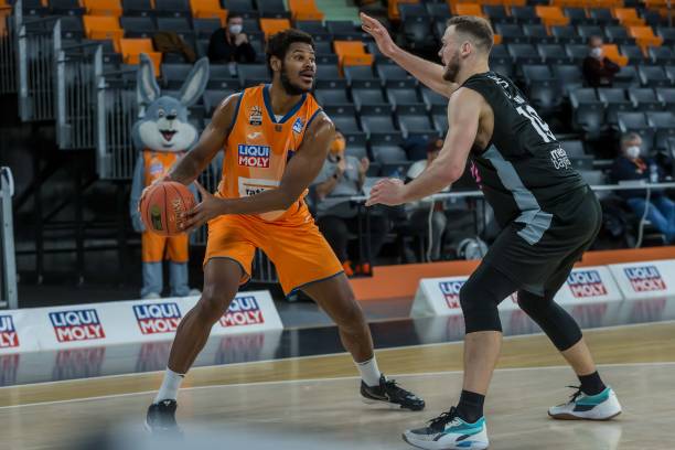 在声势浩大 在声势浩大